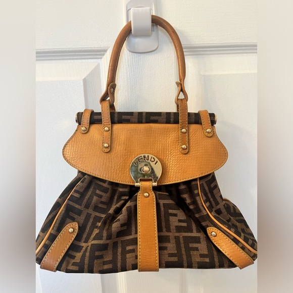 Fendi Magic Bag - Picture 1 of 8